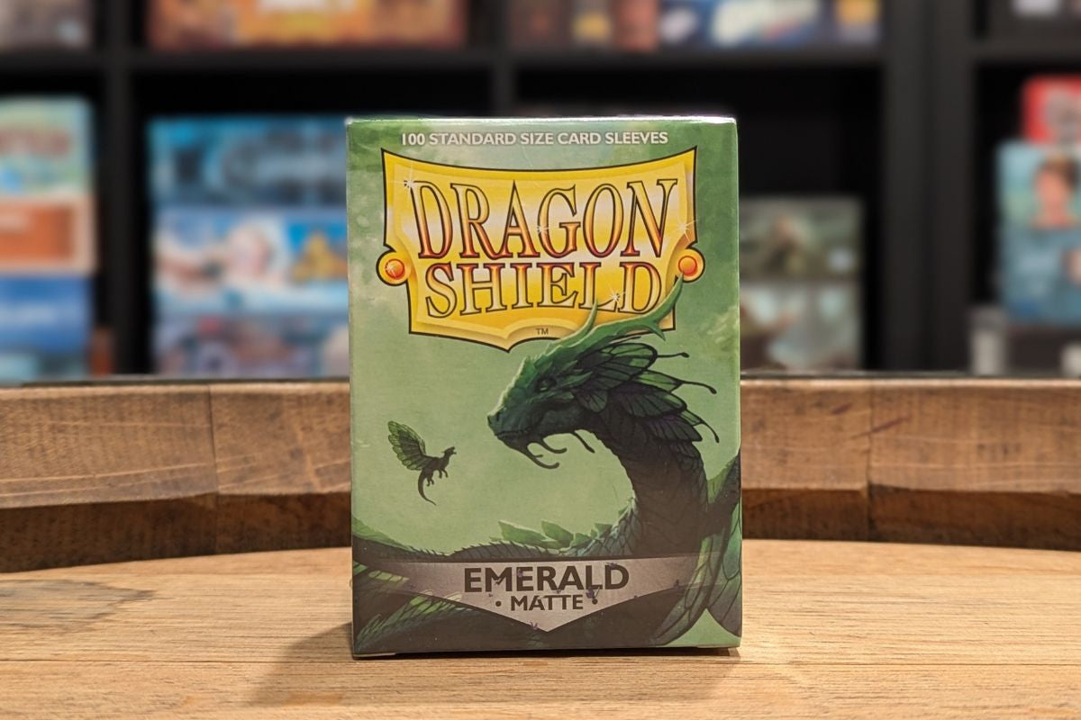 Dragon Shield Sleeves: Standard Matte - Emerald 100CT